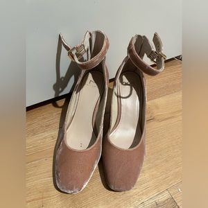 Marc Fisher pink velvet Mary Jane heels 7.5